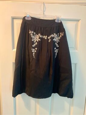 Nicole by Nicole Miller Black Embroidered Bubble Hem Skirt | Size 8 | Excellent
